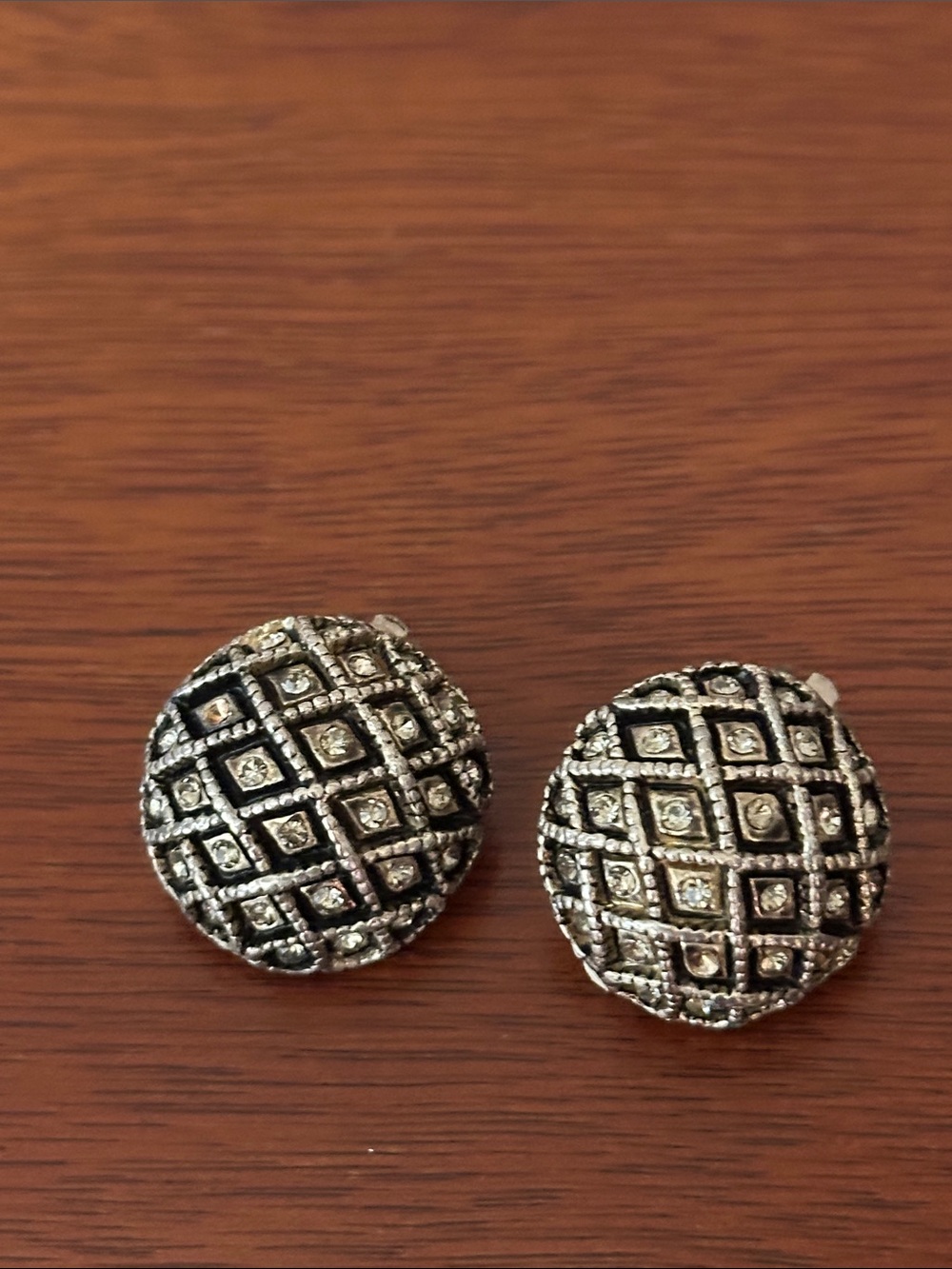 Fashion Jewelry Silver Crystal Lattice Dome Clip-On Earrings
